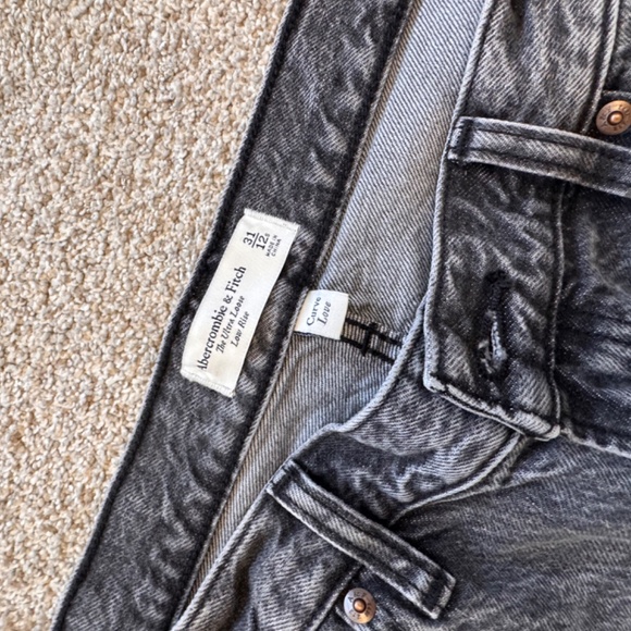 Abercrombie & Fitch Ultra Loose Low Rise Jeans - Picture 3 of 4